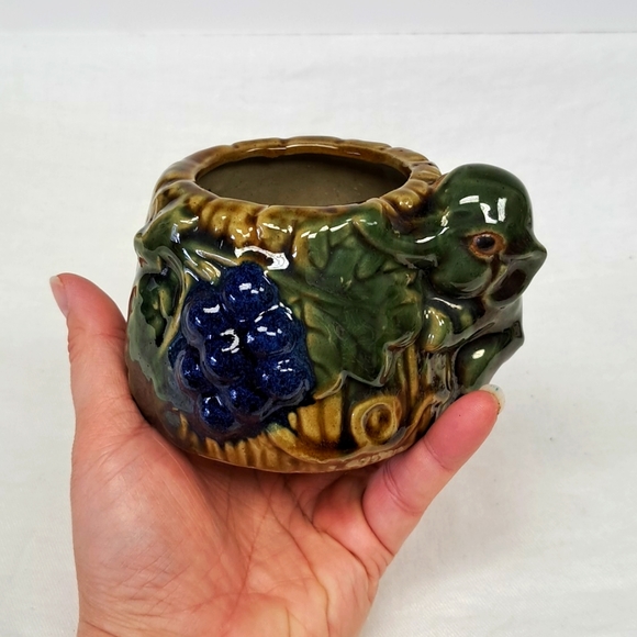 Vintage 5” handmade and artist signed majolica Elephant pottery planter - Picture 7 of 7